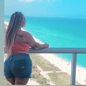 Meet your Posher, Marissa